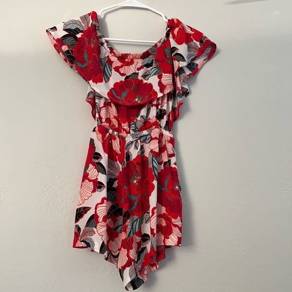 Cupcakes and cashmere floral ruffle off shoulder cadrian romper - Picture 5 of 9